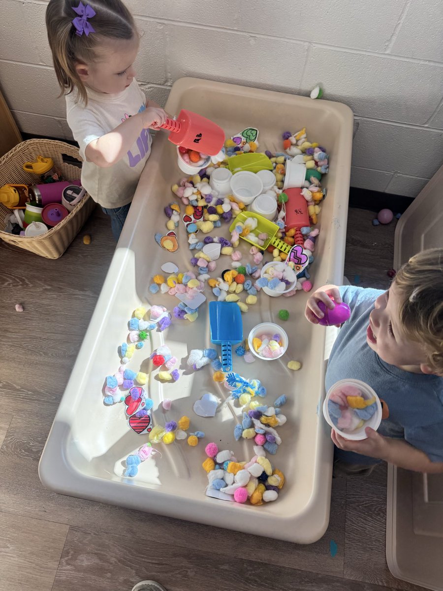 Julia Saverline tweet media