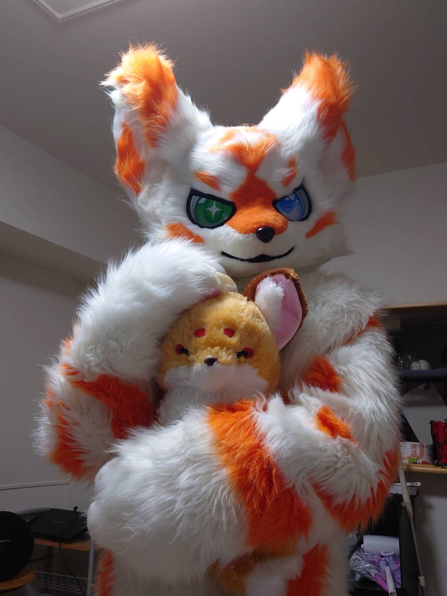 この子うちで飼う！！
 #FursuitEveryday
