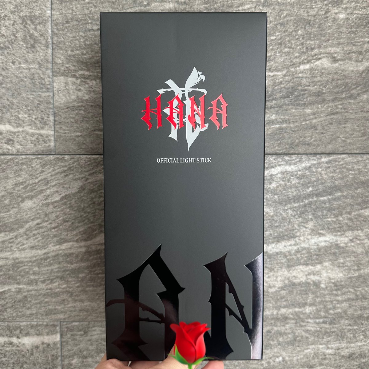 ペンラやっと届いたー！！ペンラはもちろんだけど外箱も説明書入れも