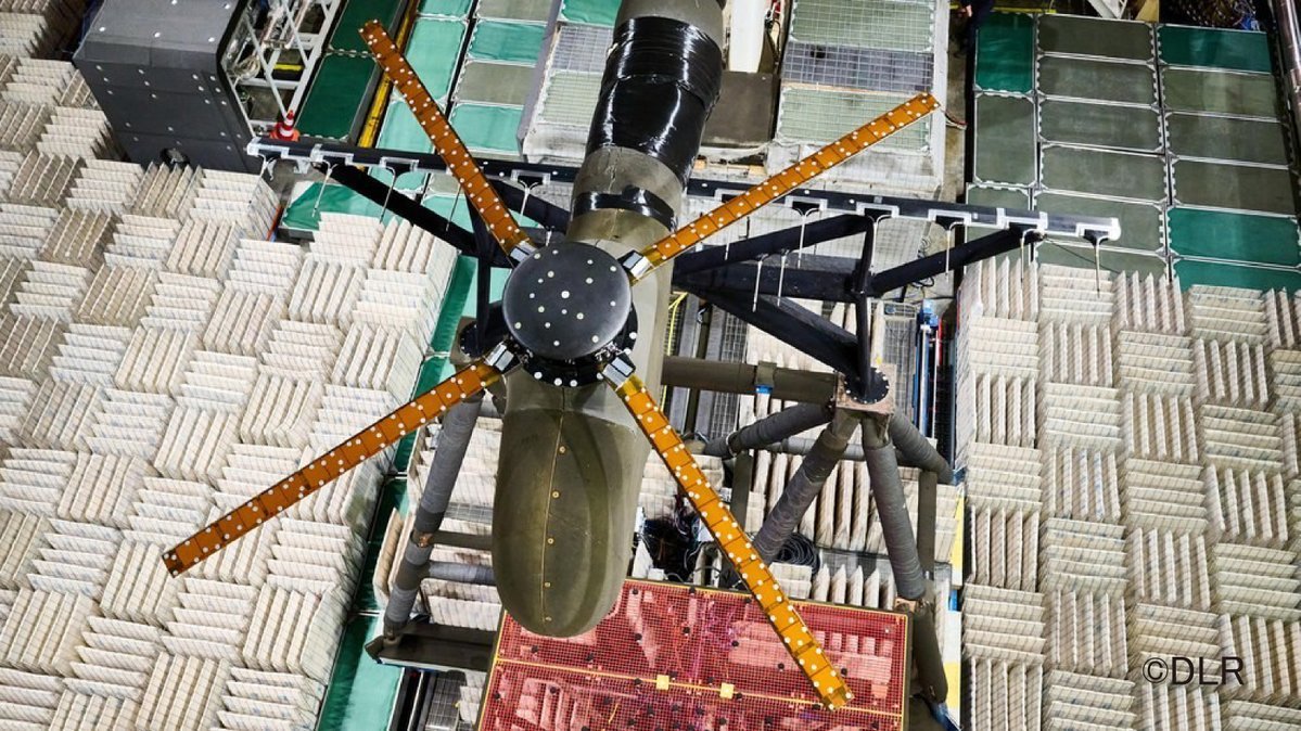 jaxa_aero's tweet image. 🚁高速回転翼機設計技術の研究開発

各国の研究所や大学などとともに、アクティブツイストの風洞試験を、オランダマルクネスセにあるDNW大型低速風洞にて実施しました。

✅詳細はこちら
aero.jaxa.jp/research/star/…

#JAXA #航空 
#高速回転翼機設計技術