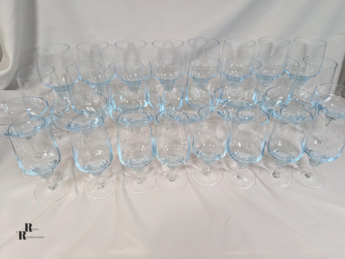RetroRecollec's tweet photo. https://t.co/fVuyREk6fV Harmony Azure (Blue) by Sasaki, introduced 1976.
Original coordinated stemware #midcenturyBarware #sasakiAzureBlue #WaterGoblets #IcedTea #JuiceGlasses #TallSherbet #ChampagneGlasses #wiseshopper https://t.co/36bd5DYrdL