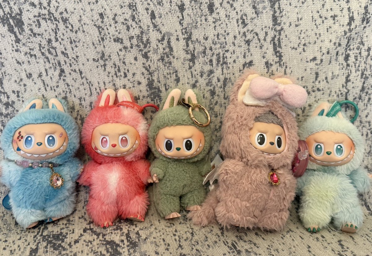 everyトレカ さま<a href="/every_tcg/">everyトレカ(エブリトレカ)</a> よりeveryサンタからのプレゼントフォロー&amp;リポストキャンペーンにて

マカロンLABUBU

当選して頂きました🎉
抹茶色の子が我が家に来ました🍵
4歳次男、とてもラブブが好きで毎日一緒に寝るんです( ᵒ̴̶̷᷄௰ᵒ̴̶̷᷅ )✨️

大切に愛でます🫶