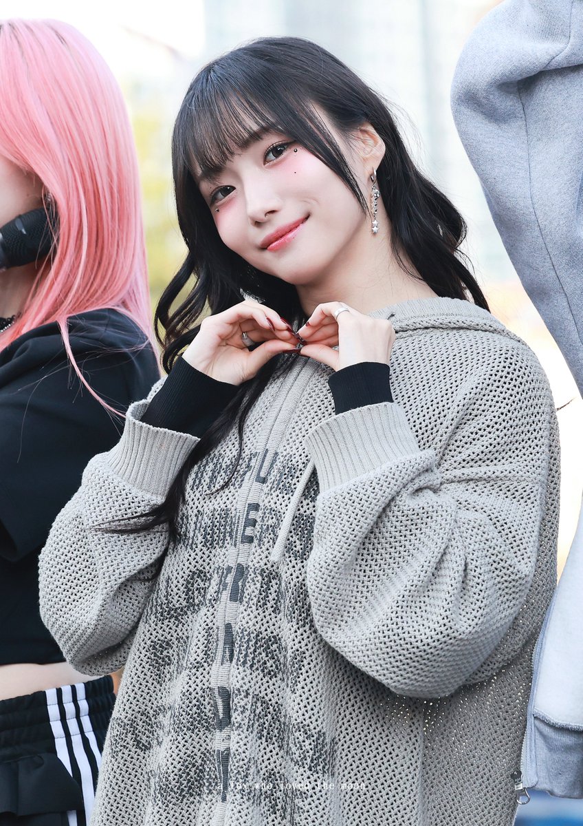 つきつね tweet media