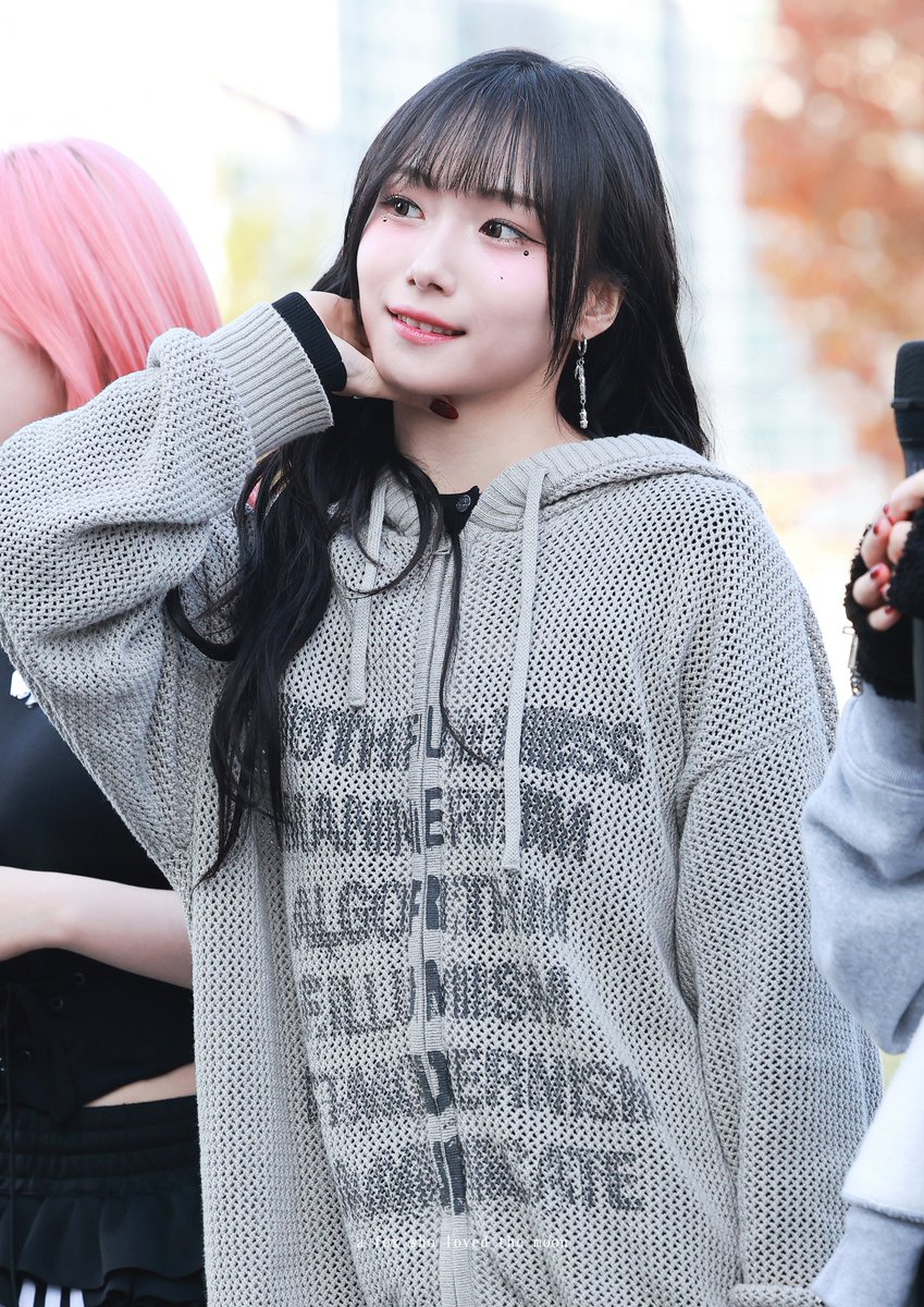 つきつね tweet media