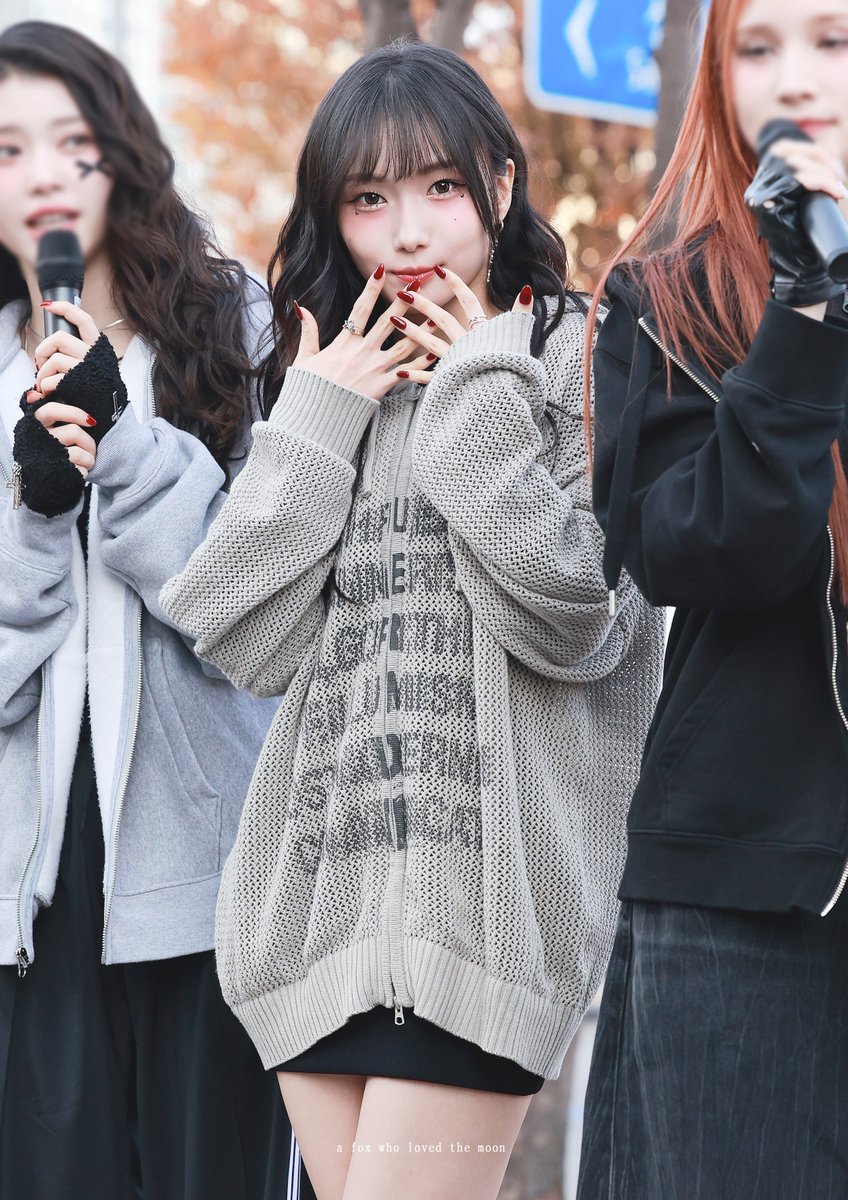 つきつね tweet media