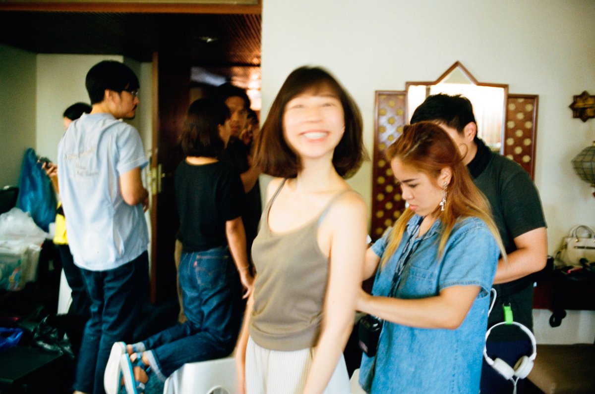 ฟีเจอร์สำคัญของเบื้องหลังงาน temp. (toshiba)
: mary is still happy เมื่อคุณถ่ายนักแสดงคนเดิมตลอด 13 ปี
(ดูงานที่ : facebook.com/share/v/1ArhWd… )
(อ่านเบื้องหลังที่ : facebook.com/share/p/16L1iq… )