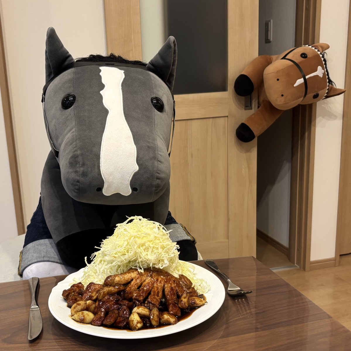 おドウシェフの特製トンテキ✨
「美味しい」って言ってくれるかな？
 #でかもっち #家もっち #おドウは空腹