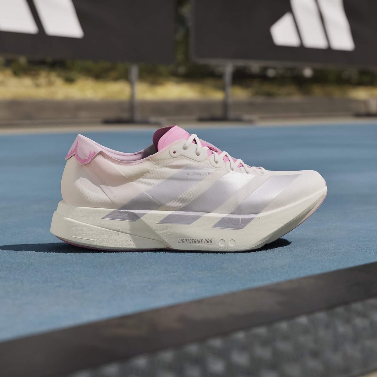  adios pro 4 26 ランニング マラソン シューズ ADIZDRO ADIOS PRO4 new color SAKURA PACK🌸🌸 東京の咲き誇る桜の