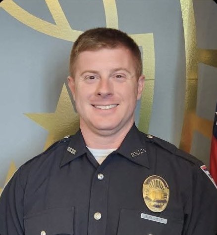 MaxLewisTV's tweet image. Officer Brian Elliott died tonight after he was shot while responding to a call in Beech Grove, Indiana. 

He was 33-years-old and had been with the department for approximately 2 years. He was a lifelong resident of Beech Grove and leaves behind his wife Erin.