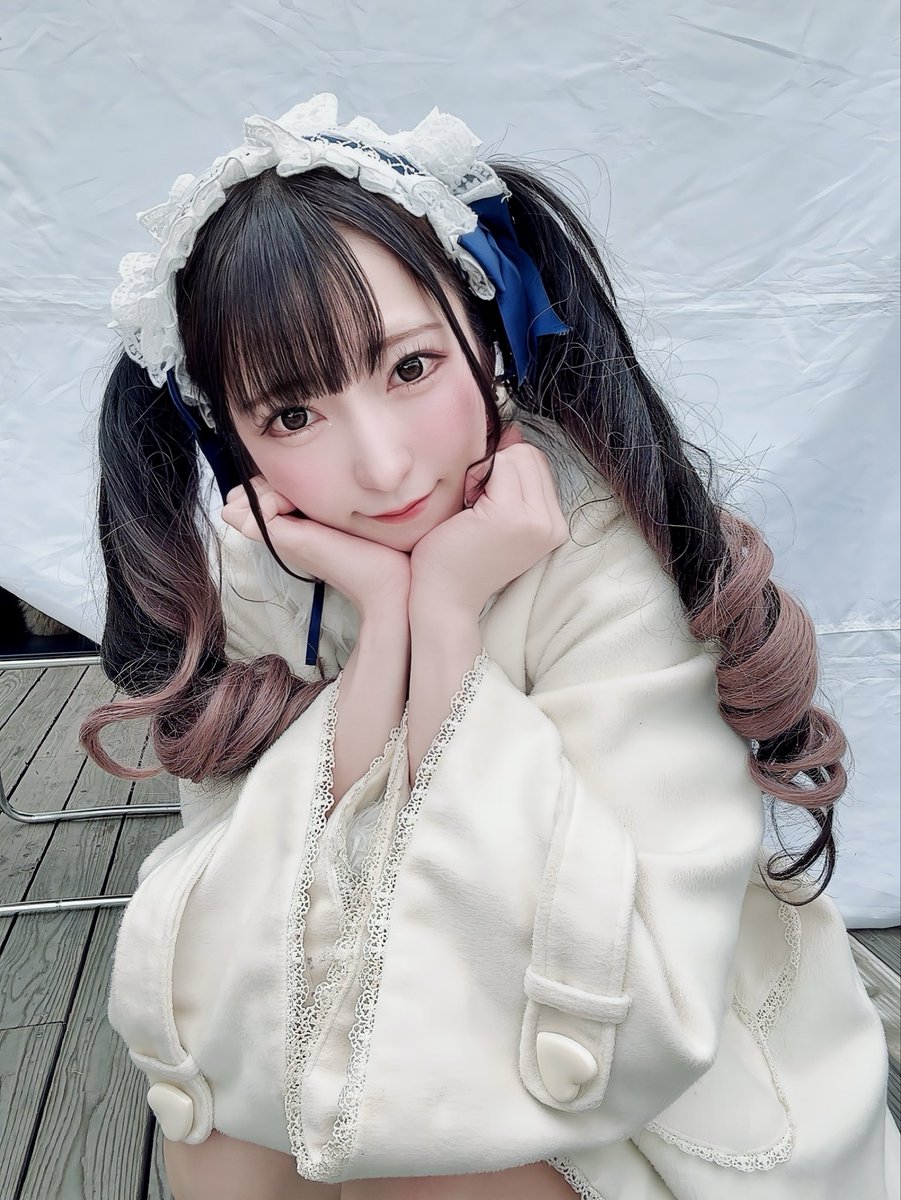 SNSでバズってる35歳のご当地アイドルを
実際間近でみてきたらコレ。