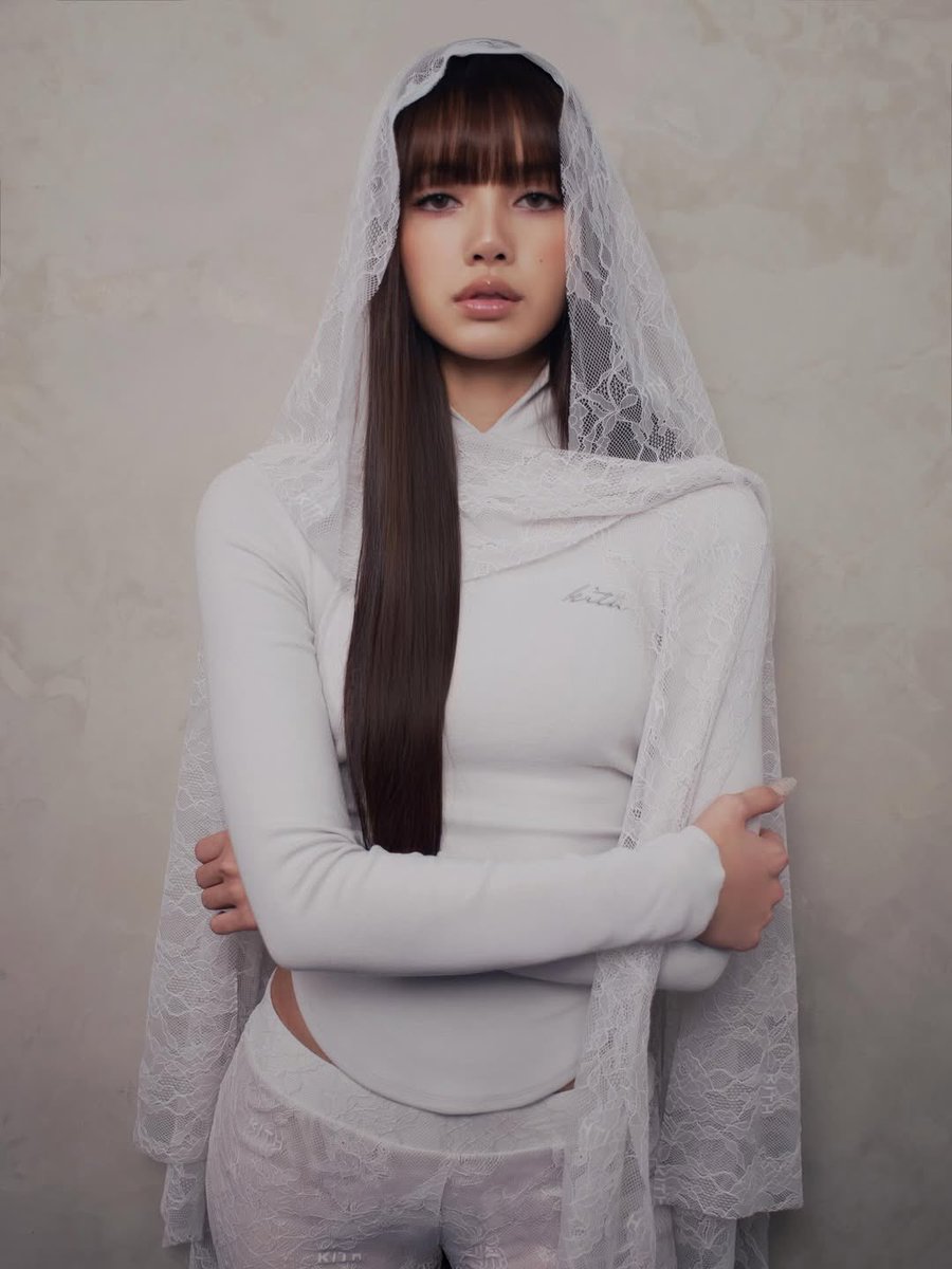 (Photographer/Director) Pablo Costanzo IG update:

“lalalalisa_m x <a href="/kithwomen/">Kith Women</a> campaign
Thanks to everyone ❤️
mondayartists 
freenjoy 
miselgilbert 
josejjaimes
victorisaacalvarez 
sahrazadat 
alexgolshani”

🔗 instagram.com/p/DU1F7cXkuqa/…

<a href="/wearelloud/">LLOUD</a> <a href="/KITH/">Kith</a> 

LISA KITH GUEST DESIGNER