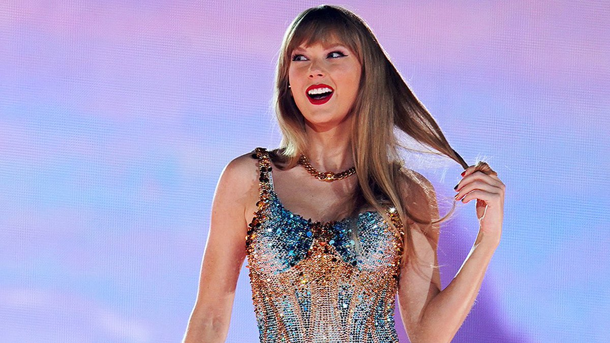 Taylor Swift becomes the first artist to earn three #1 hits on US iTunes chart this year.