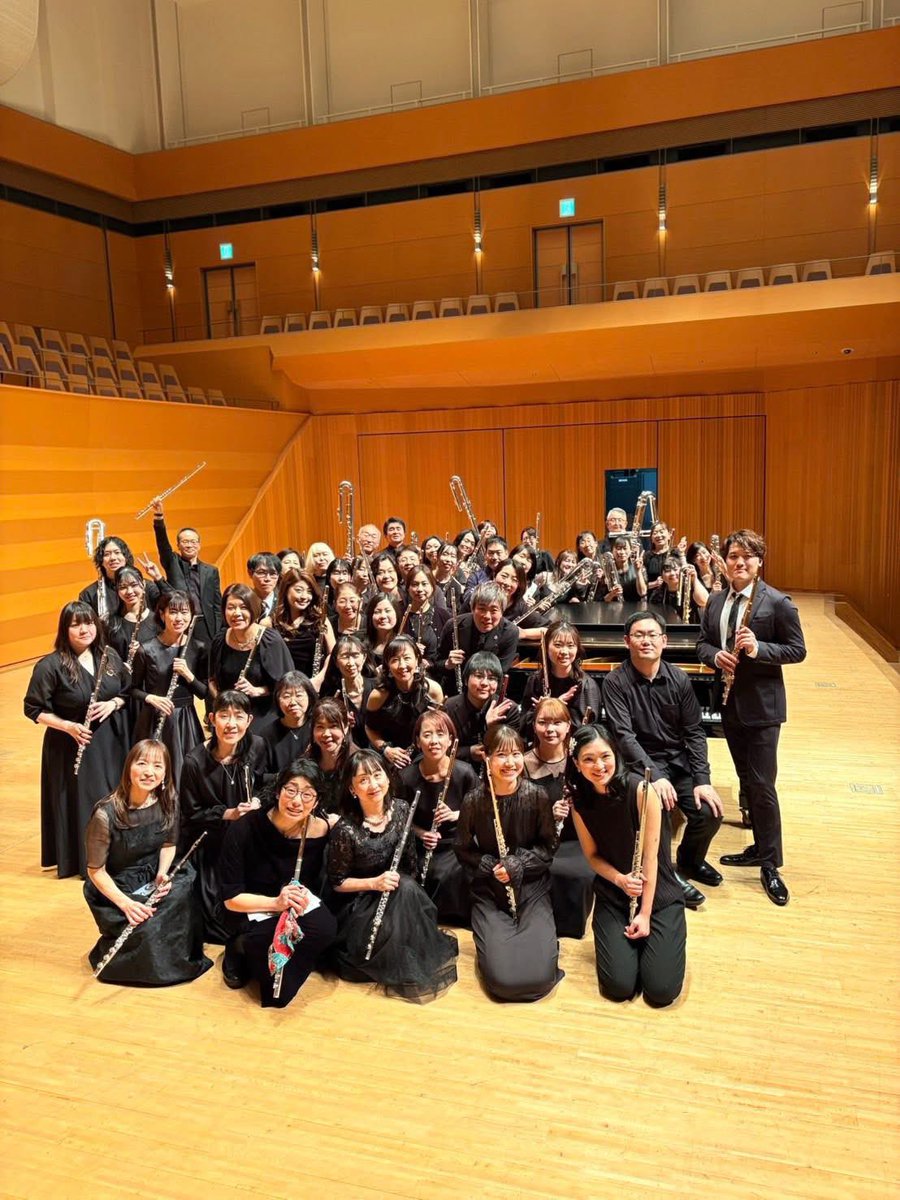 Flute_reeei's tweet photo. エスセレ第6回定期演奏会🎶
お世話になった皆さまありがとうございました💗✨

だいすきなモーツァルトたくさん演奏できて楽しかった！！！ https://t.co/BUJKcNRFuv