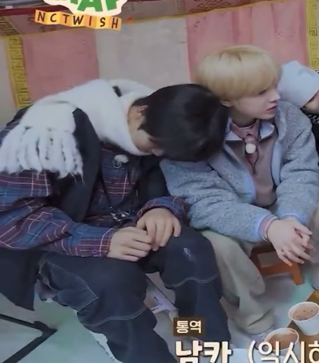 아진짜욱기다
몸을한껏구겼잖아