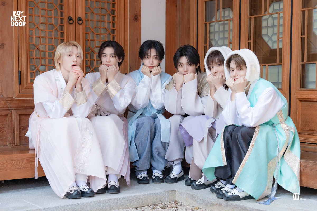 한복입고애교부려줘서관심있습니다