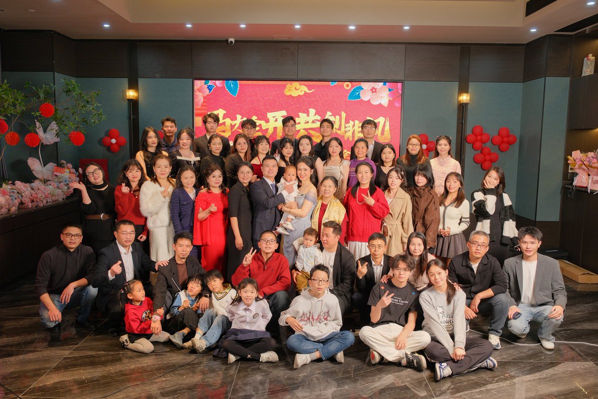 HanHermion1688's tweet photo. Gong Xi Fa Cai! 🇨🇳 Our team is gearing up for a prosperous year of global trade. Let's make 2026 a year to remember!🐴💰 #GlobalBusiness https://t.co/Rs0bXzvFjp