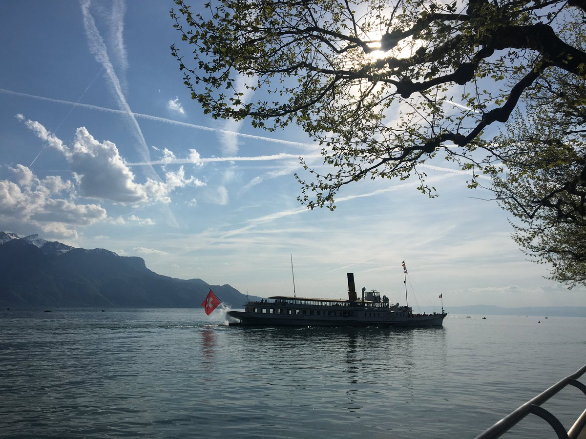 gzzacap's tweet photo. Ketika foto ngasal tapi lo di Vevey https://t.co/G91T9WA6OW