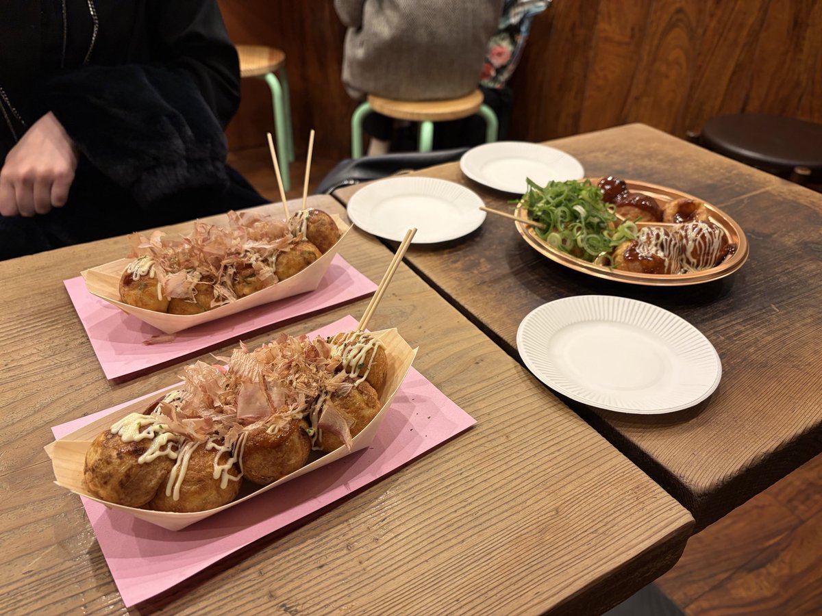 No53275's tweet photo. 大阪上陸初たこ焼き https://t.co/N0SOdWhhEG