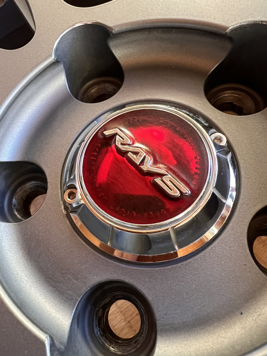 bil_bzjb64's tweet photo. #ホイール売ります!#zc33 #スイフトスポーツ #レイズ #グラムライツ57
色々迷ってやっと中古品を買ったのですが違うホイールが欲しくなり、資金にしたい為誰か買ってください🙇
長野県まで取りに来れる方限定で4本5万!センターキャップだけでも高いです。気になった方DM下さい https://t.co/b1k49EEVjC