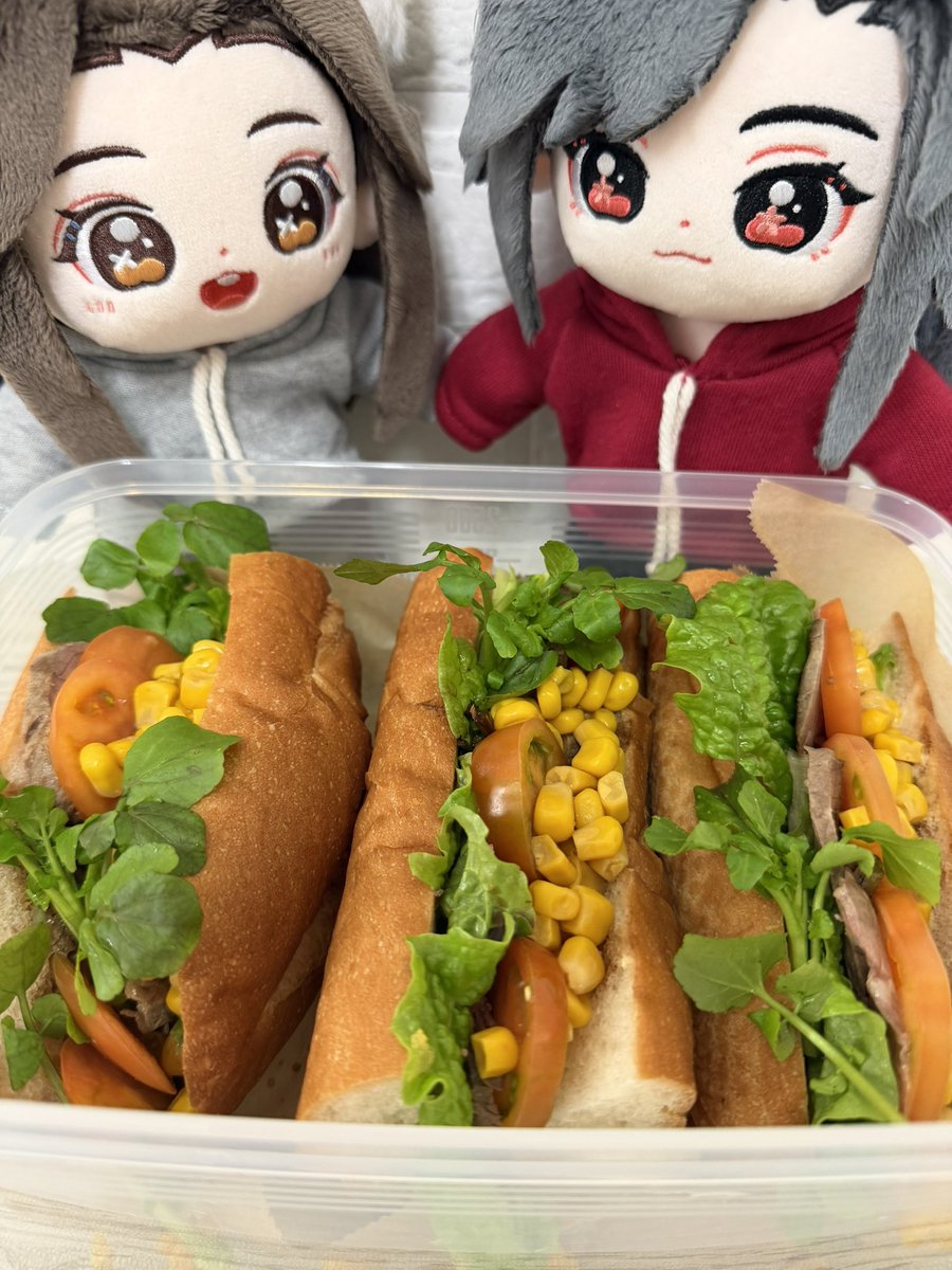 殿下＆三郎お昼ご飯ですよ🥰