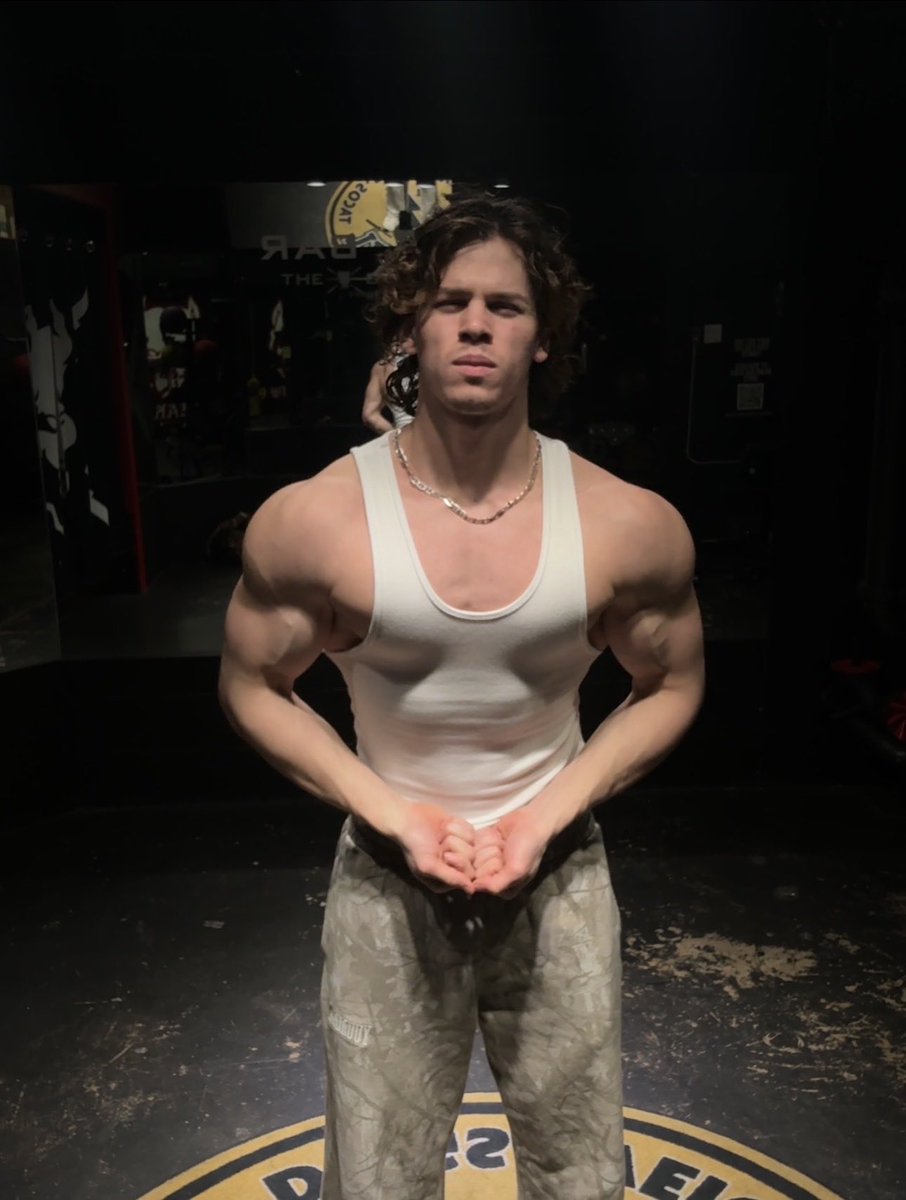 masterthorkell's tweet image. You little gooners better message me right now! I’m active and responding to all DMs. Come buy some customs! #alphanatty #malefindom #findom #cashgod #giant