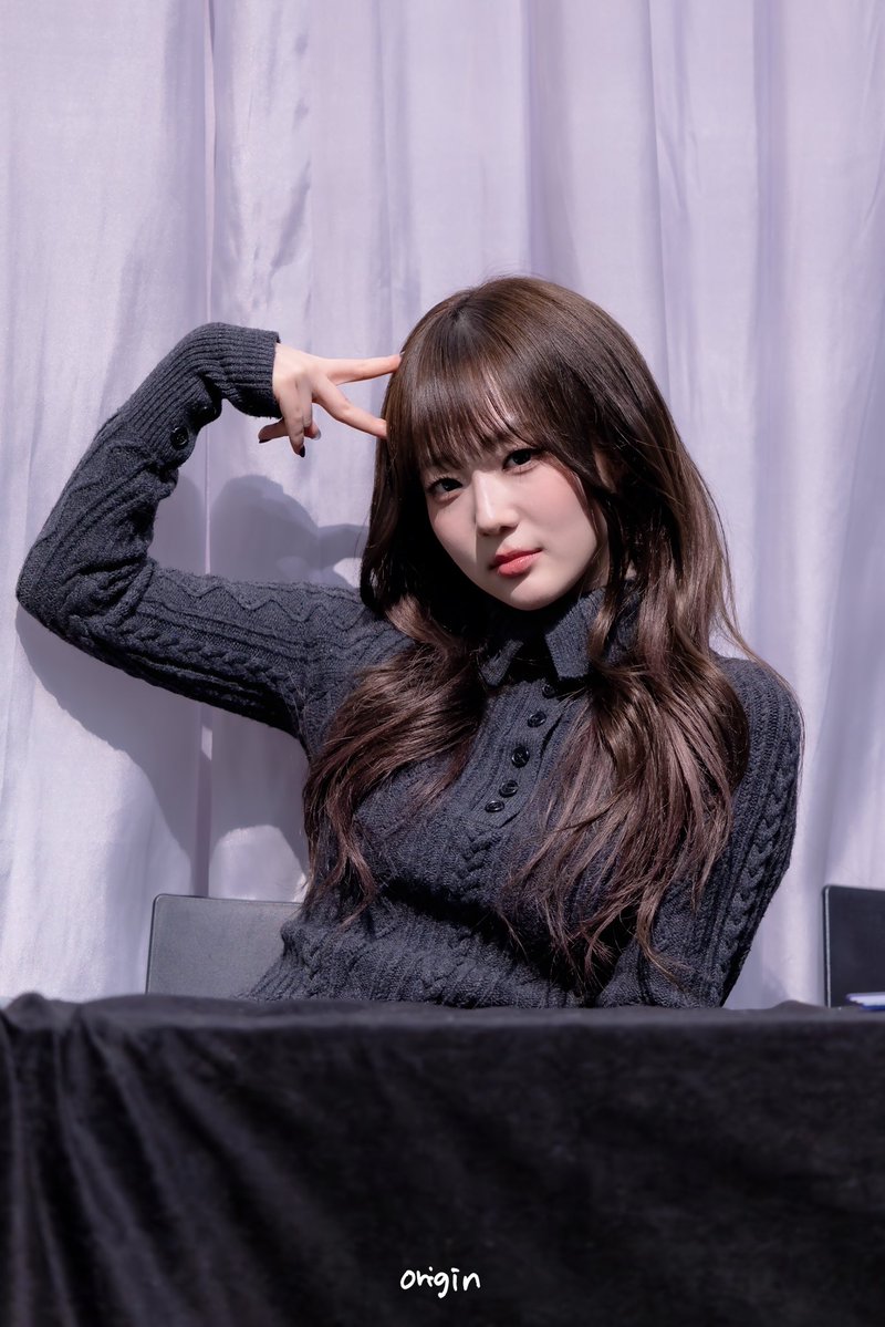 Or1gin030806's tweet image. 260207 HQ

새해복 많이받으세요🙇🏻‍♀️

#tripleS #트리플에스 #윤서연