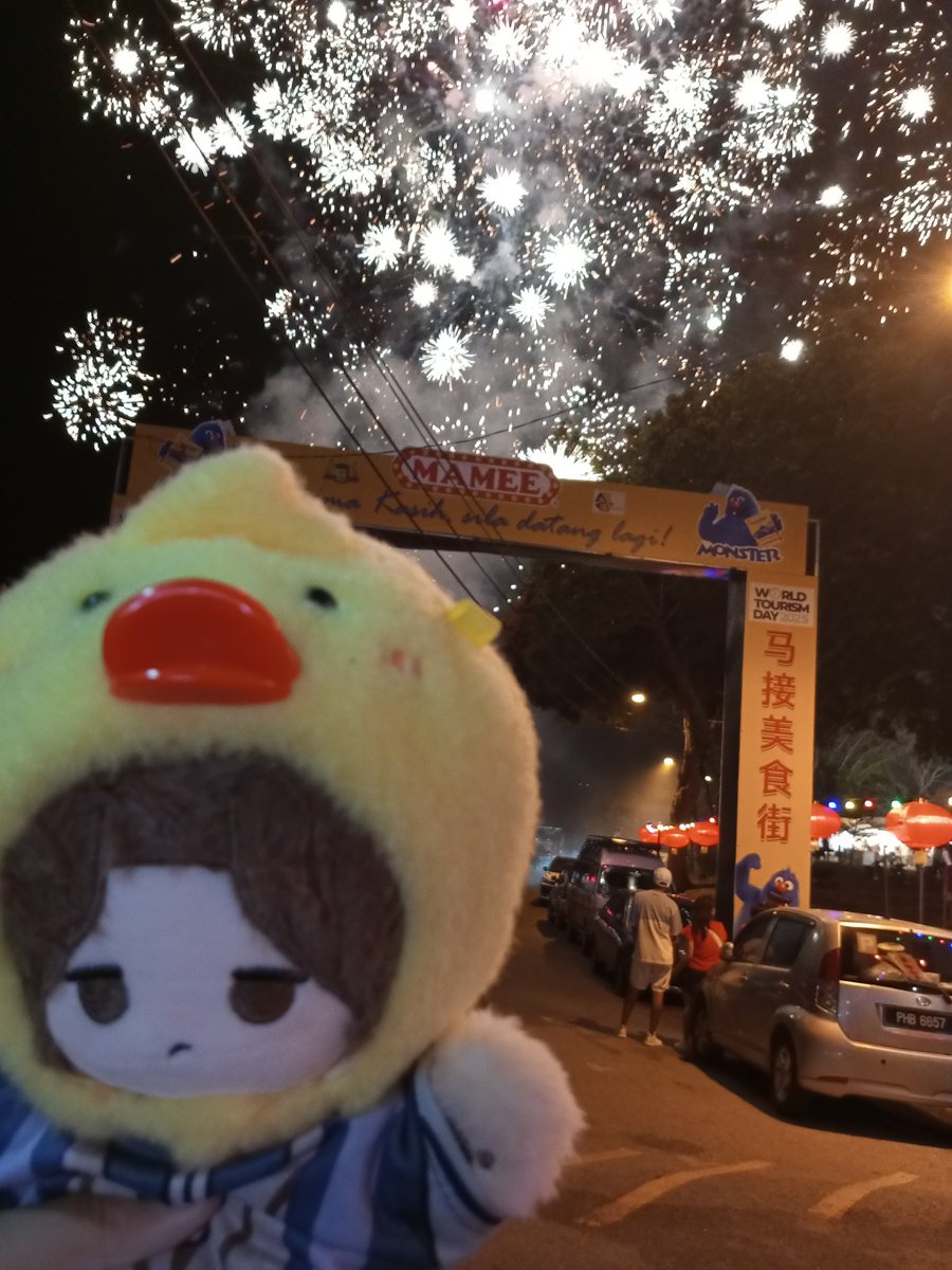 mei_qie50150's tweet photo. I brought Fu Yao to the Chinese New Year countdown ;3
. 
#fyp #fuyao https://t.co/ZYfJrQ1OlW