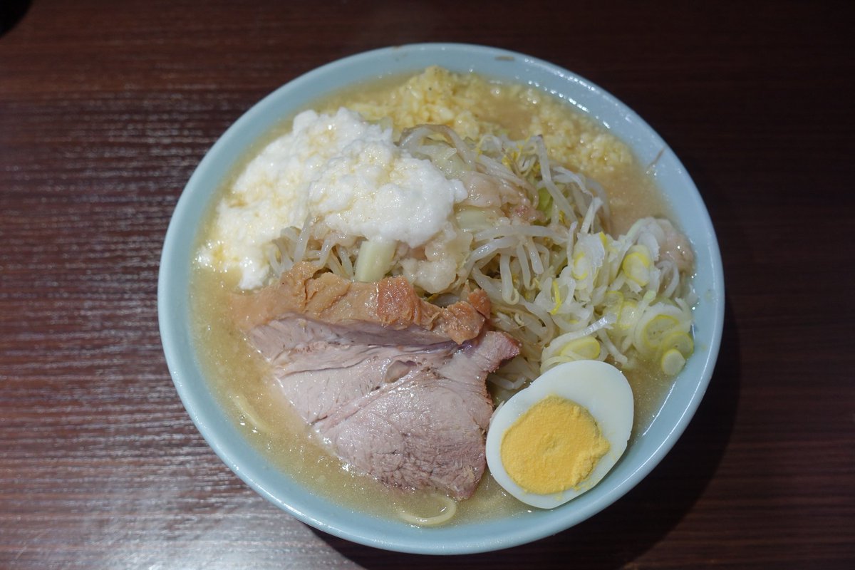 ラーメン富士丸西早稲田店2の山かけトロ塩ラーメン少なめ300gニンニク多めちょいヤサイ
#ラーメン富士丸 #富士丸 #ラーメン富士丸西早稲田店 #山かけトロ塩ラーメン #二郎系ラーメン instagram.com/p/DU2CvLYE3MV/