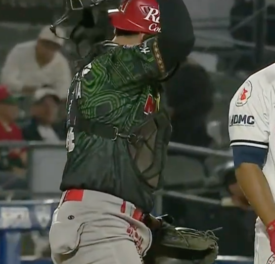 ⚫️ Me doy cuenta que al Barba Negra le cambiaron el apellido en Serie del Caribe ¡ES CÓRDOBA!