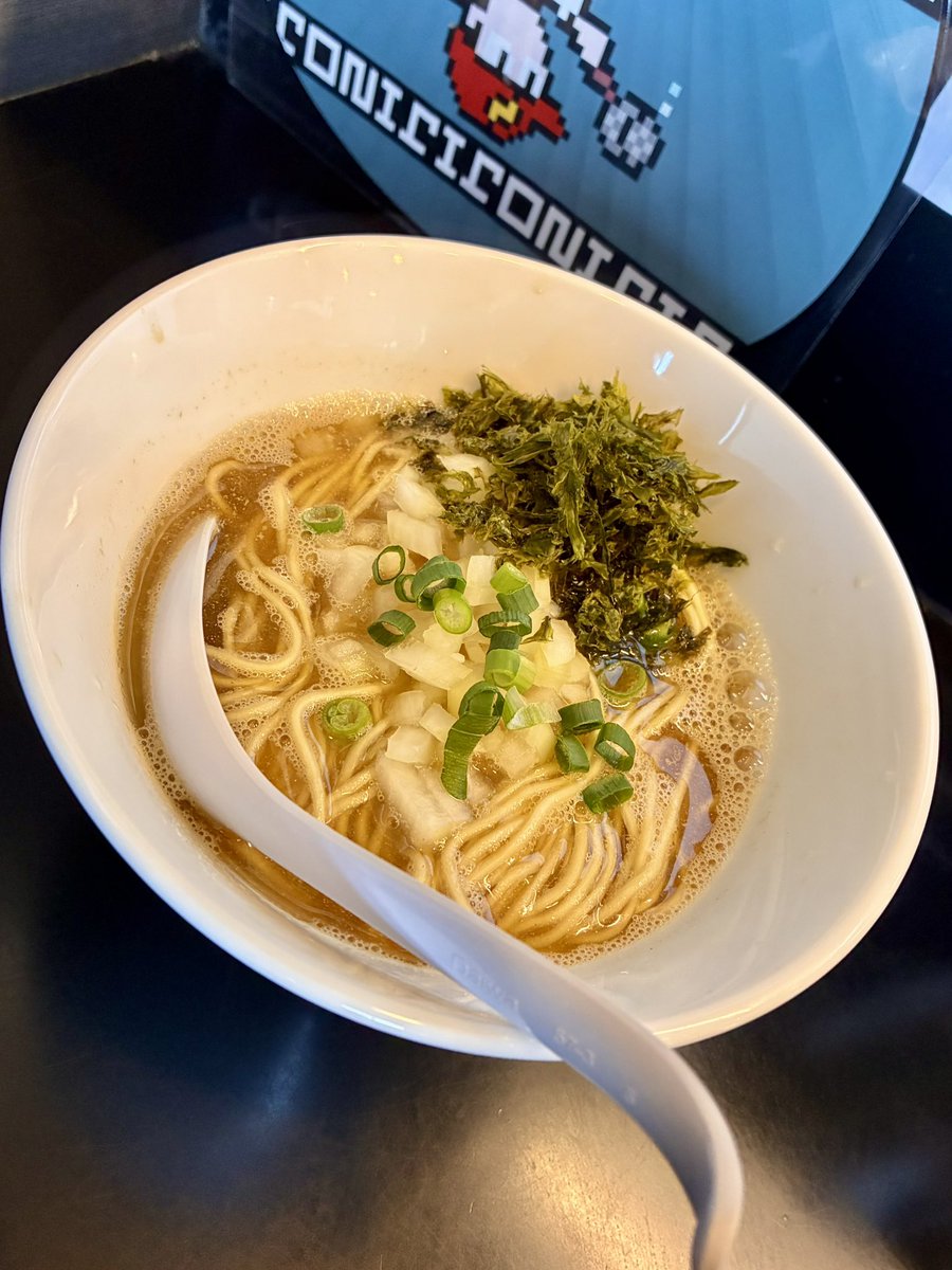BABA_MUTEKI's tweet photo. 煮干し中華そば のじじ@宇都宮市
朝の煮干中華そば
CONTINUE(追い玉)

朝から煮干しチャ〰︎ジ🥳

サラッとした濃厚ニボスープ❤️パツパツストレート麺はズバズバ進む🎶海苔と絡めてまた格別😋

あっという間の間食でついついコンテニュー🙌🏾
ニボダレ絡めた麺は絶品！魚粉にホグシチャーと💯

ゴッ様 https://t.co/MvkABHxLQI