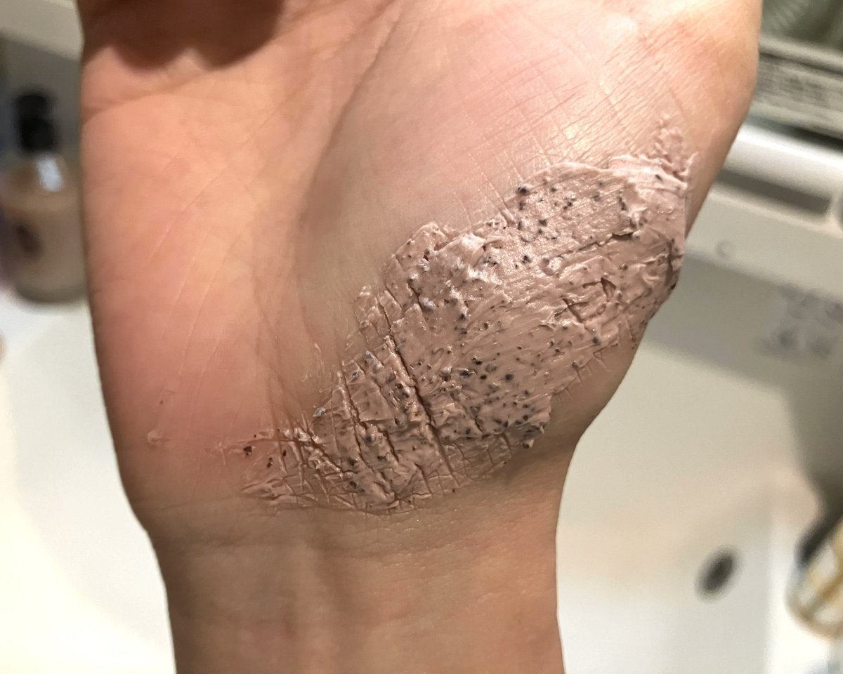 inl75v's tweet image. 黒ずみ毛穴が気になる方におすすめなのが、BOJの赤小豆 毛穴ケアクレイパック140ml 
#PR #BOJ @BOJ_JP 
クレイパックなのに乾燥せず、しっとりとした仕上がりなの✨️時間が経っても固まらず、やわらかく洗い流せる仕上がりが好き🙂‍↕️🎀皮脂が出やすい脂性肌、混合肌の人使ってみてほしい！