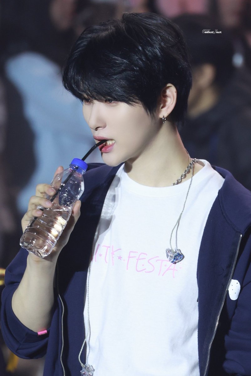 𝑺𝑾𝒆𝒆𝒕𝒆𝒔𝒕 𝑩𝒆𝒂𝒓 ᰔ tweet media