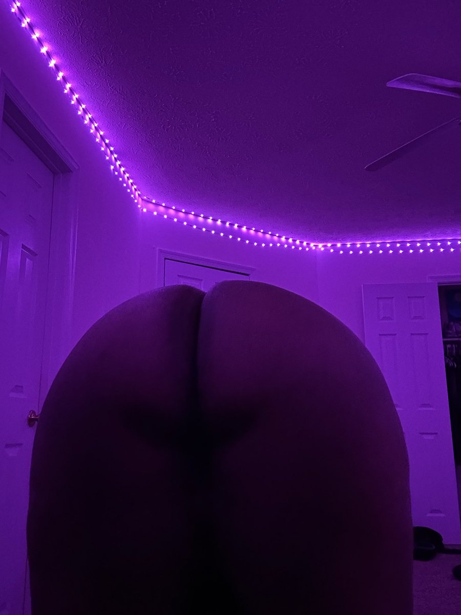 StarryTheChub's tweet photo. What we think of the ass https://t.co/JMU2FTpTp3