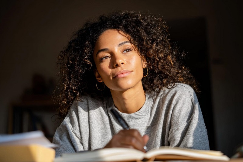 RTSJournal's tweet photo. Here are some of the ways journaling can be used to process your emotions safely, whether in the context of a therapeutic relationship or as part of your own reflective practice. #writing #journal #Reflection #EmotionalIntelligence 
https://t.co/6Zv9NV9pHw https://t.co/yMreMHTBoI