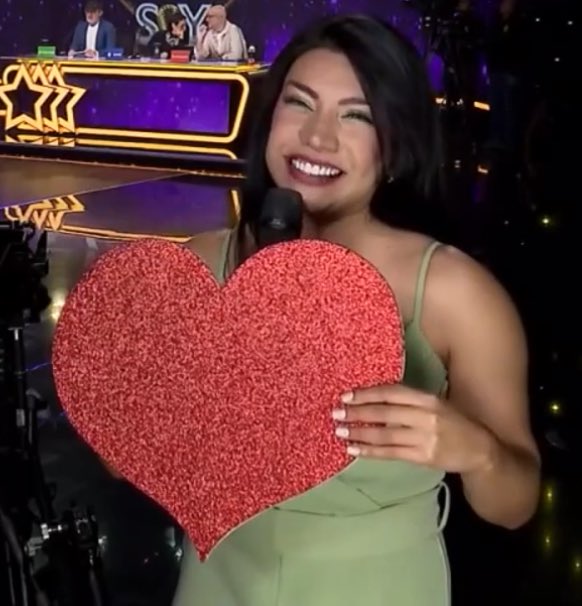 Flower123Kathy's tweet photo. Vieron al chico que apenas les dijieron que podría eliminar a muchos lo que hizo fue voltear ver a sus compañeros y alabarlos y darles crédito porque todos lo hicieron bien, esto es humildad pura lo amo ❤️ #YoSoy https://t.co/LiKaaCAV7m