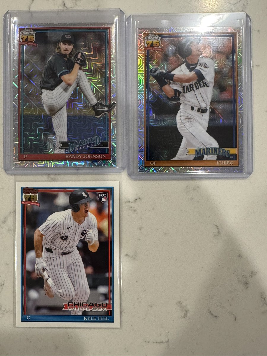 Shane_Bastable's tweet photo. @jonmatejovsky11 @CardPurchaser These were legit my hits out of the hobby. Lol. Bicycle spoke worthy cards. Albeit I have two more hobby and my first of three jumbo was really good. https://t.co/7o9ETl9YMG