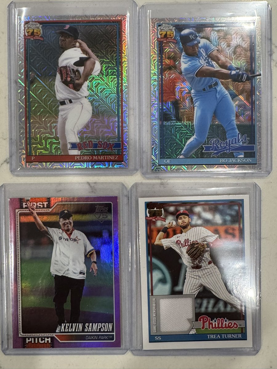 Shane_Bastable's tweet photo. @jonmatejovsky11 @CardPurchaser These were legit my hits out of the hobby. Lol. Bicycle spoke worthy cards. Albeit I have two more hobby and my first of three jumbo was really good. https://t.co/7o9ETl9YMG