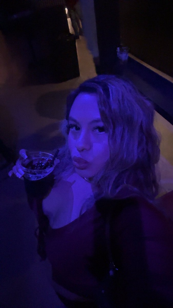 callmetinaa__'s tweet photo. 💗💋 https://t.co/YUMgfCnIHx