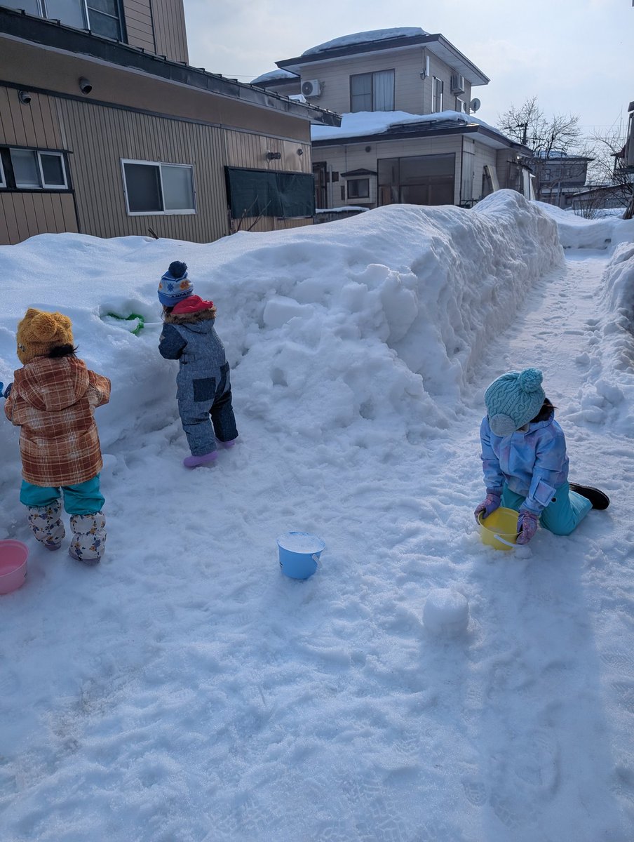 tino718's tweet photo. 仙台に続いて妻の実家に帰省。
すごい雪で楽しかった！ https://t.co/0uTR864jcd