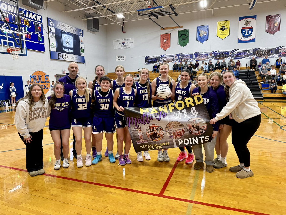 PHHSGirlsBB's tweet image. 🚨 1🏀🏀🏀  POINTS ALERT🚨
HUGE congratulations to Junior Matti Jo Manford, scoring her 1000th career point tonight! Your family and Chicks Basketball family are so proud!