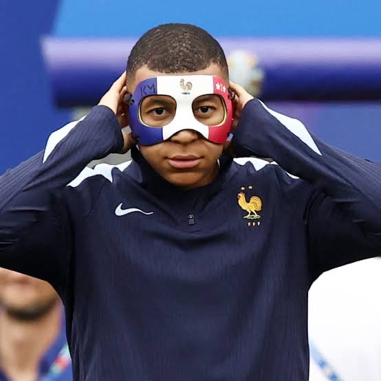 Poco se habla que Raúl Jiménez representó a los primeros Therians del Balompie mexicano.

Pierre Emerick Aubameyang de Pantera y Mbappe con su máscara de Tortuga son unos Therians de futbol internacional.

#TheriansEnElBalompie #DatoDelRecuerdo #FactoOportunista