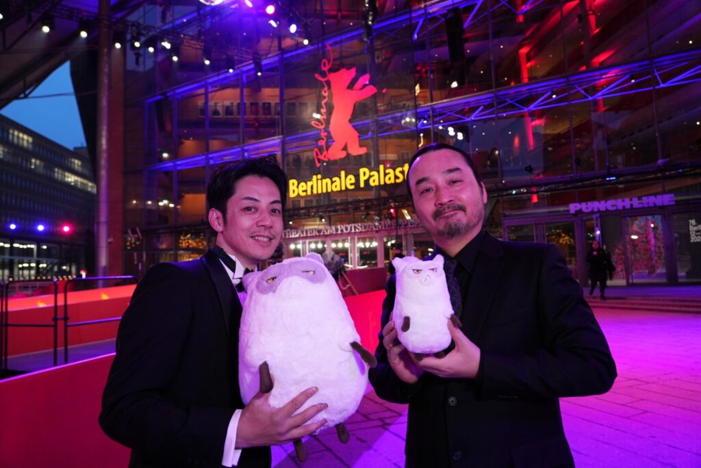 第76回ベルリン国際映画祭『映画 えんとつ町のプペル ~約束の時計台~』のワールドプレミア。

制作に四年半。
五百名の時間と覚悟を預かり、ようやく辿り着いた夜だった。

躓かない日はなかった。
正しいのかどうか分からない選択を、何度も選び続けた。