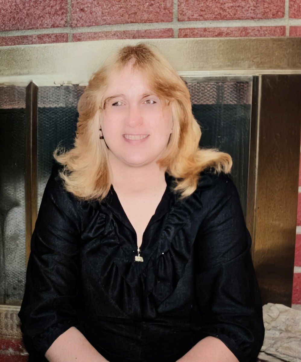 Calling out for another dream---
As time has weathered away---
The truth is plain to see,
That I just can’t let it be.
I will never forget your face 
As your time was ending.
I can’t forget tomorrow,
Because you’re gone.
The night is quiet,
But my heart is not.
It leans into the