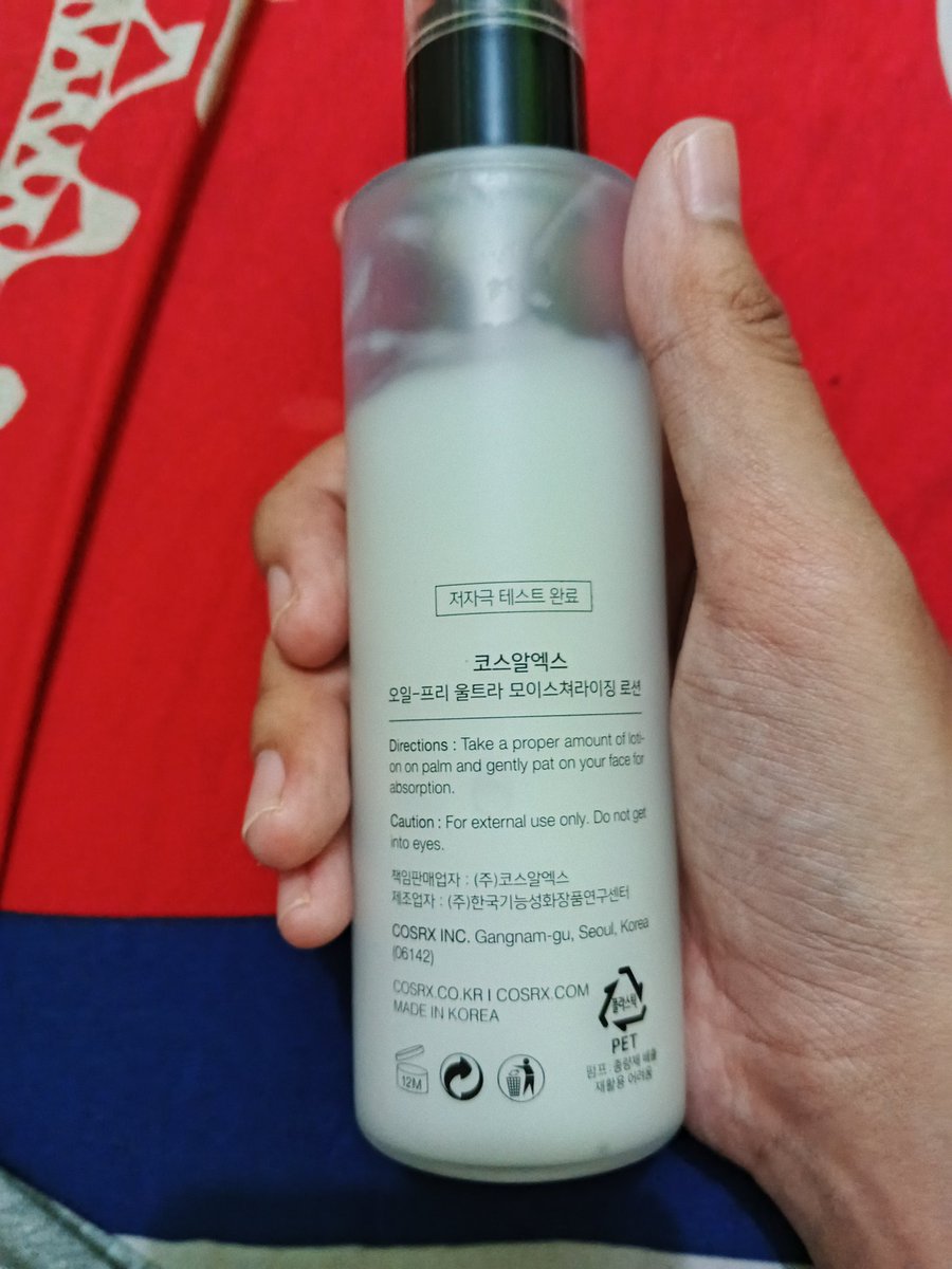 intmaple's tweet photo. Wts cosrx oil free moisturizer 100ml 52k udah include admin, isi masih 80% exp date april 2026, dijual karena ga kepake sama aku https://t.co/47KnN6ZwFC