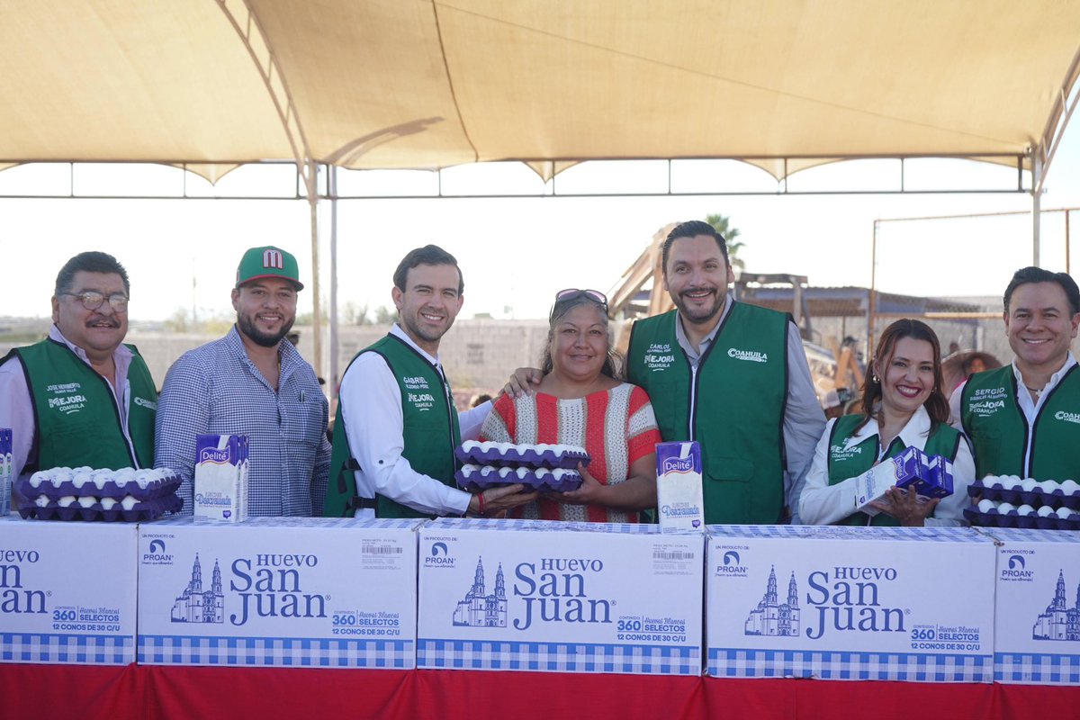 gelizondo54's tweet photo. ¡El programa alimentario sigue puro pa’ delante! 
En representación de nuestro Gobernador @manolojim, realizamos la entrega de Huevo y Leche en #Frontera y #Monclova. (1/2) https://t.co/z4tCM0oWvQ