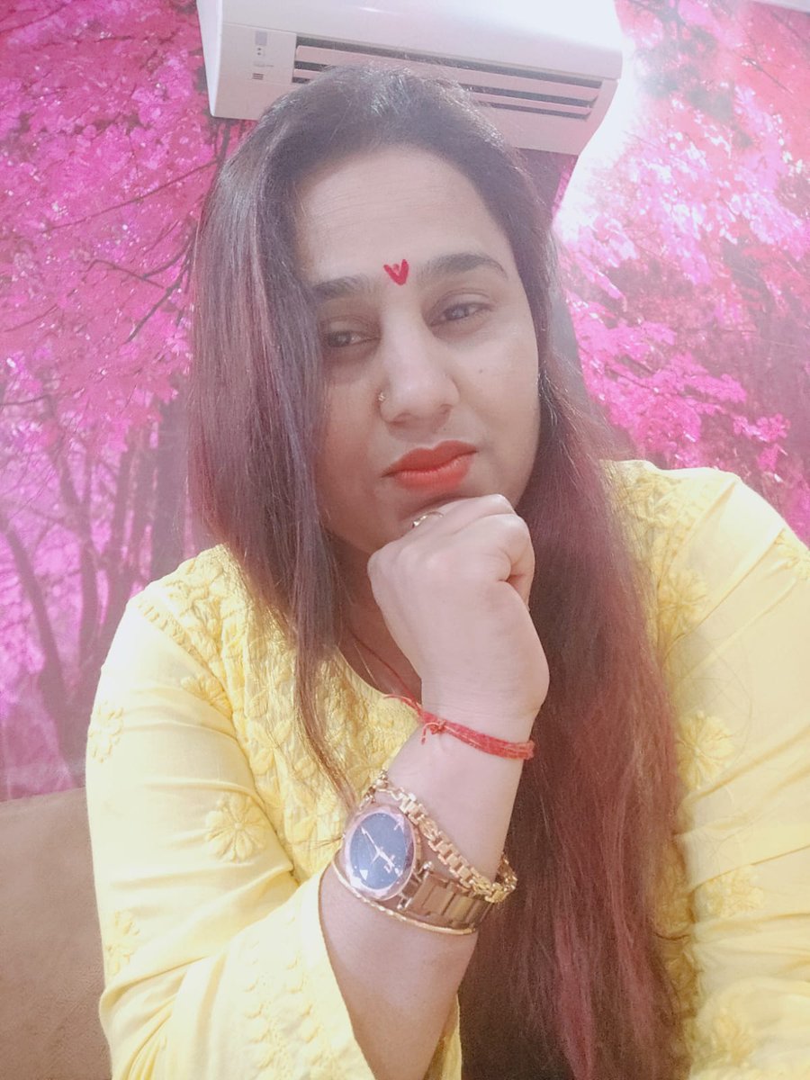 DrMansiDwivedi3's tweet image. आदमी मरने के बाद कुछ नहीं #बोलता 
आदमी मरने के बाद कुछ नहीं #सोचता 
न बोलने वाला और न सोचने वाला #मर जाता है...