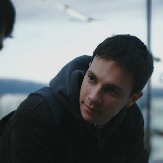 hahahabiba's tweet image. these two having a conversation about parallel universes is going to be SO unserious😭There’s absolutely no universe in which Lovro wouldnt bully Ivan for bringing it up even if he lowkey believes in it too (yes, Ivan is 100% the one starting that conversation)
#sramhr