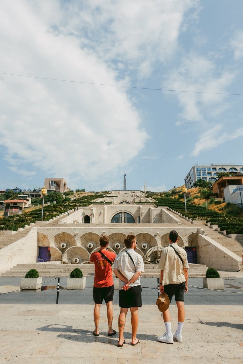 nao_aus1230's tweet photo. 女子旅に最高な国、アルメニア🇦🇲

・街並みがかわいい
・人が優しい
・物価そんなに高くない
・かわいいカフェがいっぱい
・アルメニア料理が独特で美味しい
・首都から少し離れれば大自然
・シルバーアクセサリーがかわいい https://t.co/q0PfzDk91c