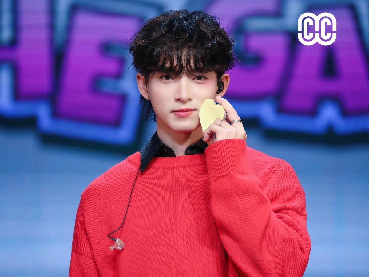 linlin0801911's tweet image. 祝大家春节快乐，在新的一年里，万事顺意，健康快乐，马年大吉哦 

ซินเหนียนไควเล่ออ💫🧧
✨

#Garfinpkk
@garfinpkk