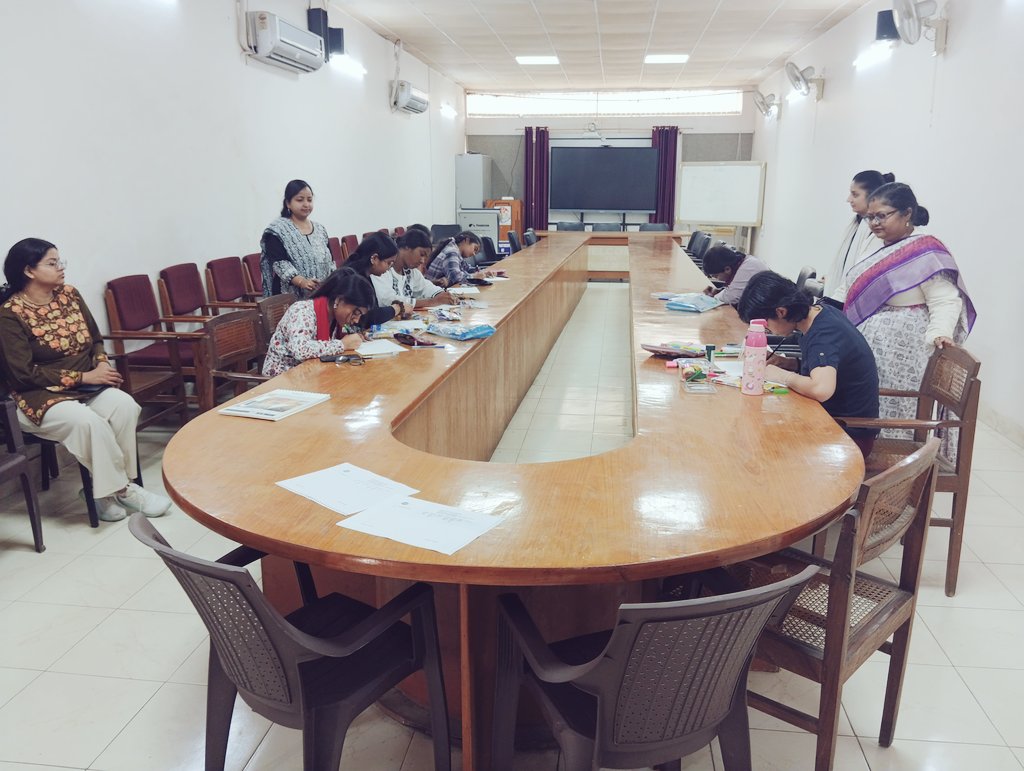 ZoologyLkouniv's tweet photo. Slogan Writing Competition on the Topic Lifestyle Diseases, second event in Science Day event series took place in the Department of Zoology, jointly conducted by Dept of Zoology and EIACP, IWF. Dr. Kalpana Singh and Dr. Tripti oversaw the smooth conduction. https://t.co/qnbecX0umy